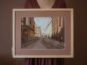 Piotr Cieślewicz - obraz akwarelowy "W stronę lwowskiego rynku" z passe-partout i ramą